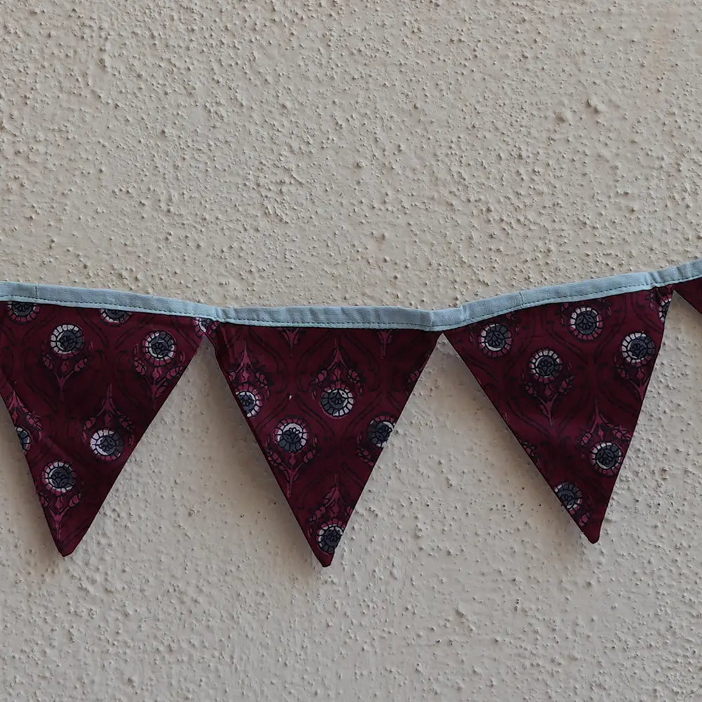 Upcycled Fabric Pennant – Pataka Dark Marron with Print