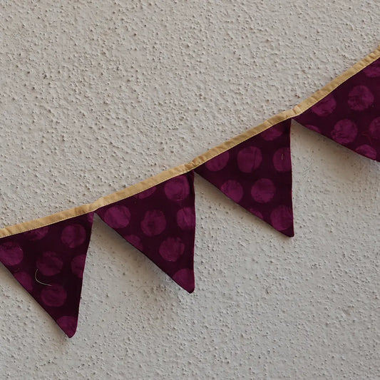 Upcycled Fabric Pennant – Cloth Pataka Dark Maroon with print design