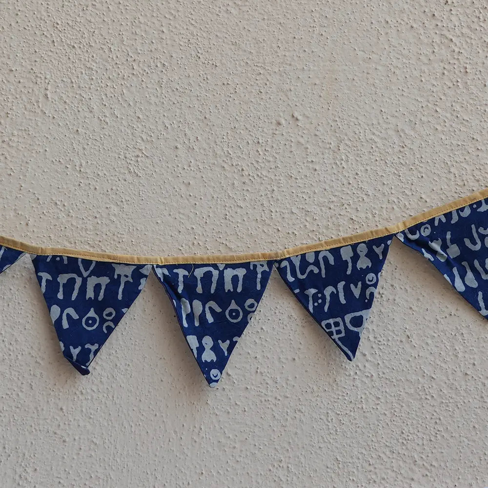 Upcycled Fabric Pennant – Cloth Pataka Dark blue with offlwhite print